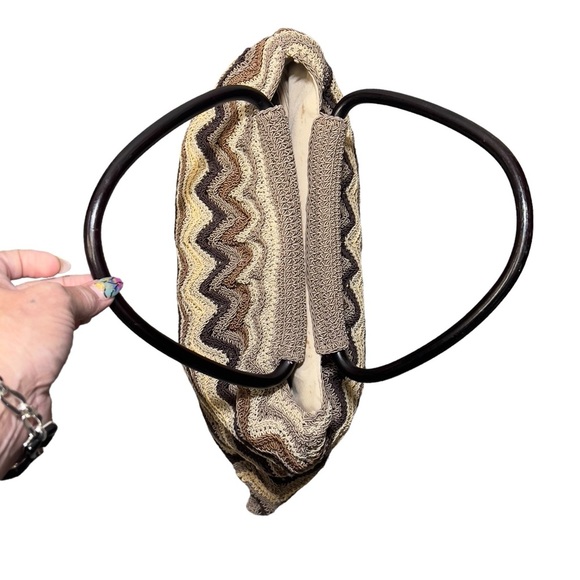 Nine West Vintage Crochet Knit Beach Chevron Wooden Top Handle Hobo Bag - Picture 2 of 14